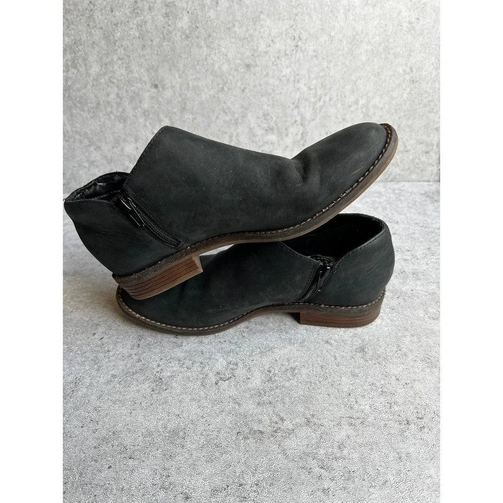 Clarks Camzin Women Short Black Leather‎ Ankle Booties Zip Buckle 7.5 Comfort